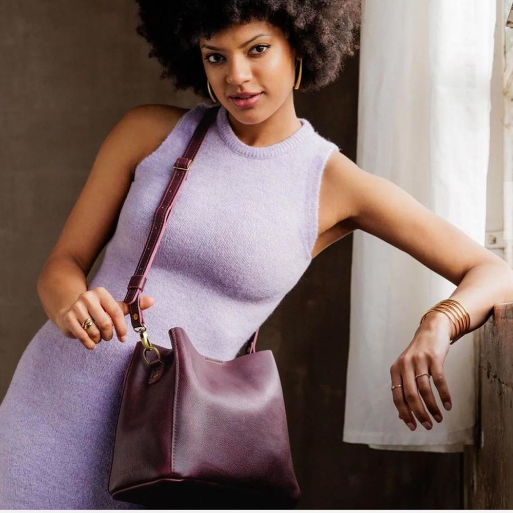 Portland Leather Company Almost Perfect Butterfly Bucket Bag - Picture 6 of 6